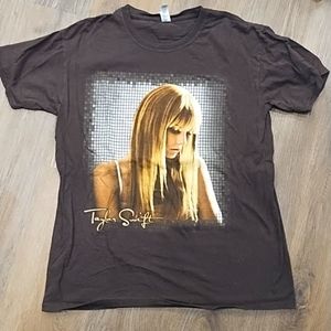 Brown Taylor Swift speak now tour shirt